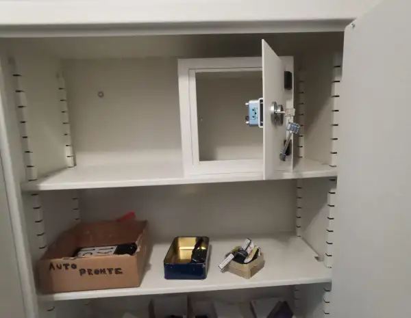 dettaglio cassaforte interna dettaglio cassaforte interna