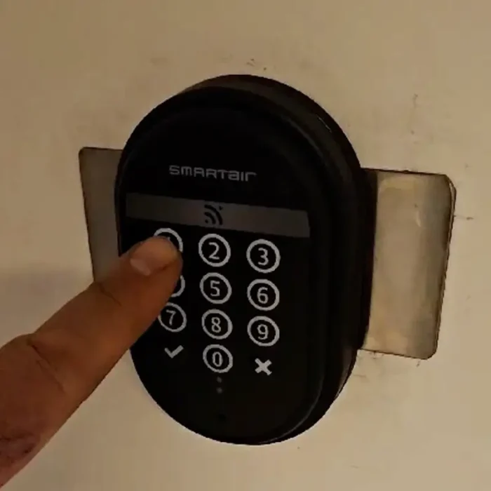 apertura porta codice e badge