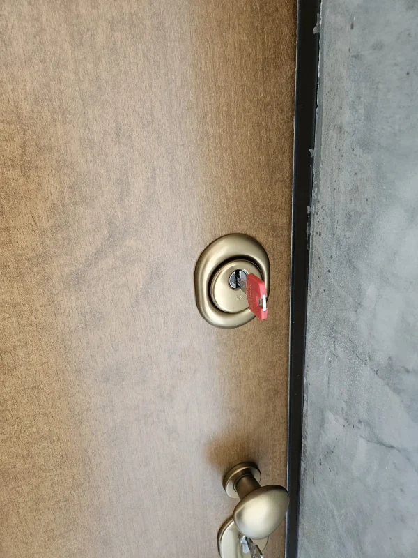 serratura con cilindro di sicurezza esterno